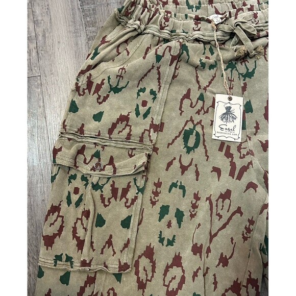 Easel Women’s Size Large Extra Wide Leg Pants Pull On Cargo Beige Red Green - Picture 4 of 10